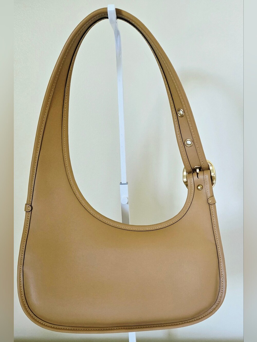 Coach Cashin Crescent Bag In Honey - Picture 3 of 6